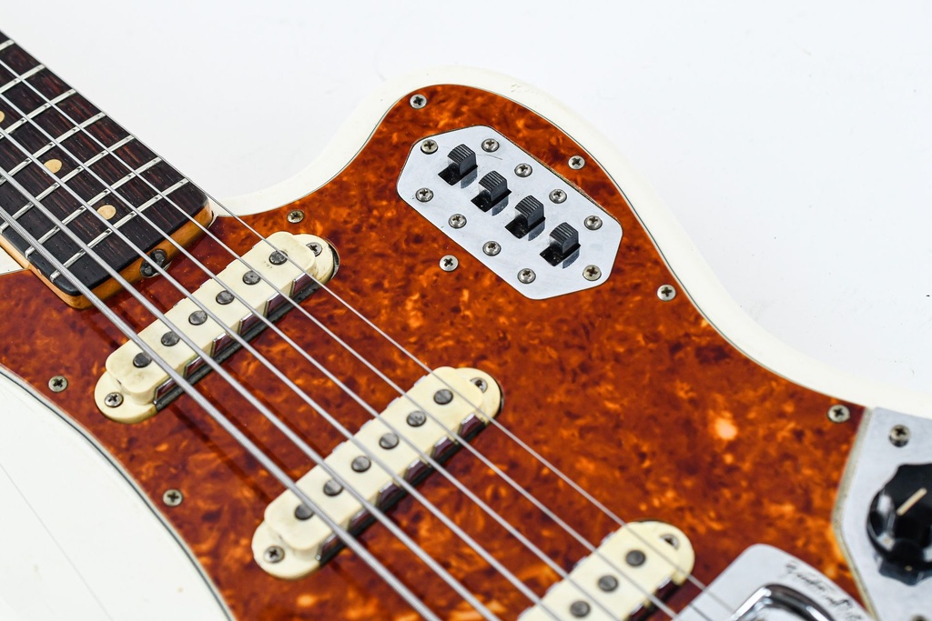 Fender Bass VI White 1963-12.jpg