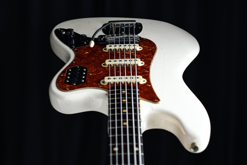 Fender Bass VI White 1963-13.jpg