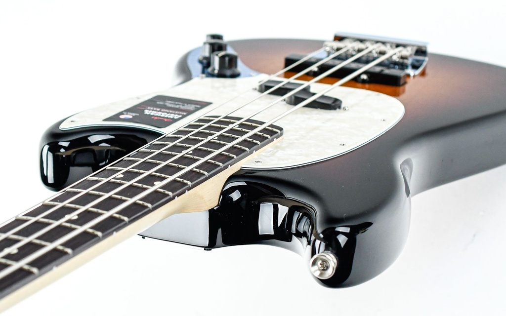 Fender American Performer Mustang Bass 3 Tone Sunburst RW-8.jpg