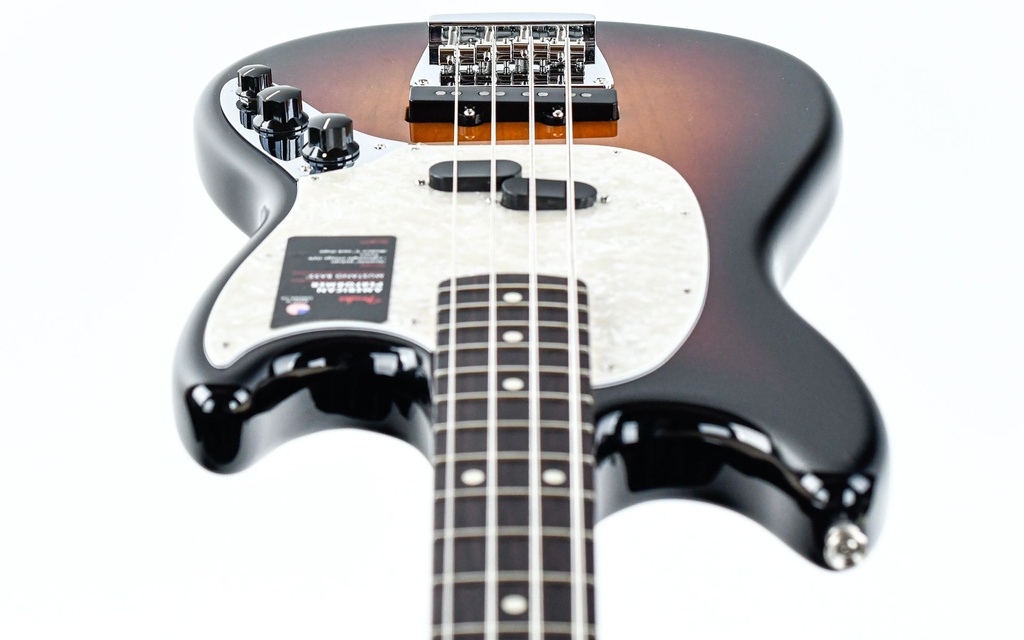 Fender American Performer Mustang Bass 3 Tone Sunburst RW-12.jpg