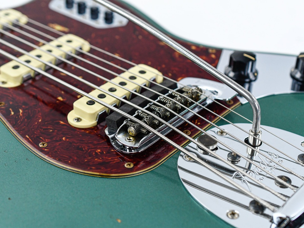 Fender Custom Shop B2 Bass VI Journeyman Aged Sherwood Green Metallic-11.jpg