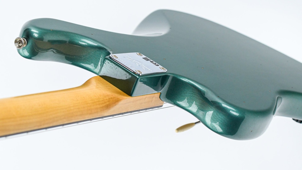 Fender Custom Shop B2 Bass VI Journeyman Aged Sherwood Green Metallic-10.jpg