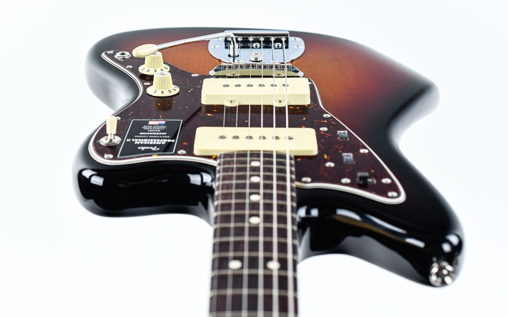 Fender Player Stratocaster 3 Tone Sunburst MN-12.jpg