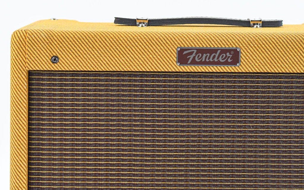 Fender Blues Junior Laquered Tweed-3.jpg