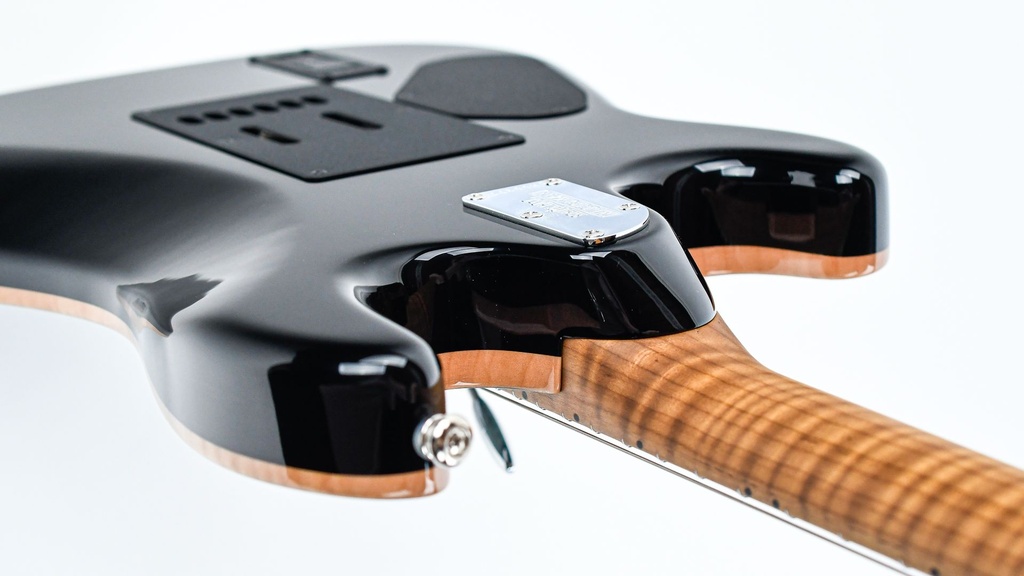 Music Man Sabre HT Yucatan Flame-9.jpg