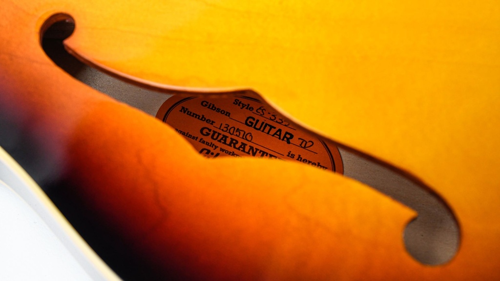 Gibson 1964 ES335 Reissue VOS Vintage Burst #130510-11.jpg