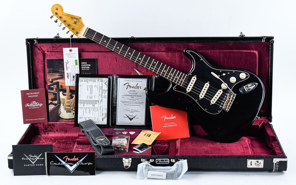 Fender Custom Shop Post Modern Stratocaster Journeyman Aged Black-1.jpg