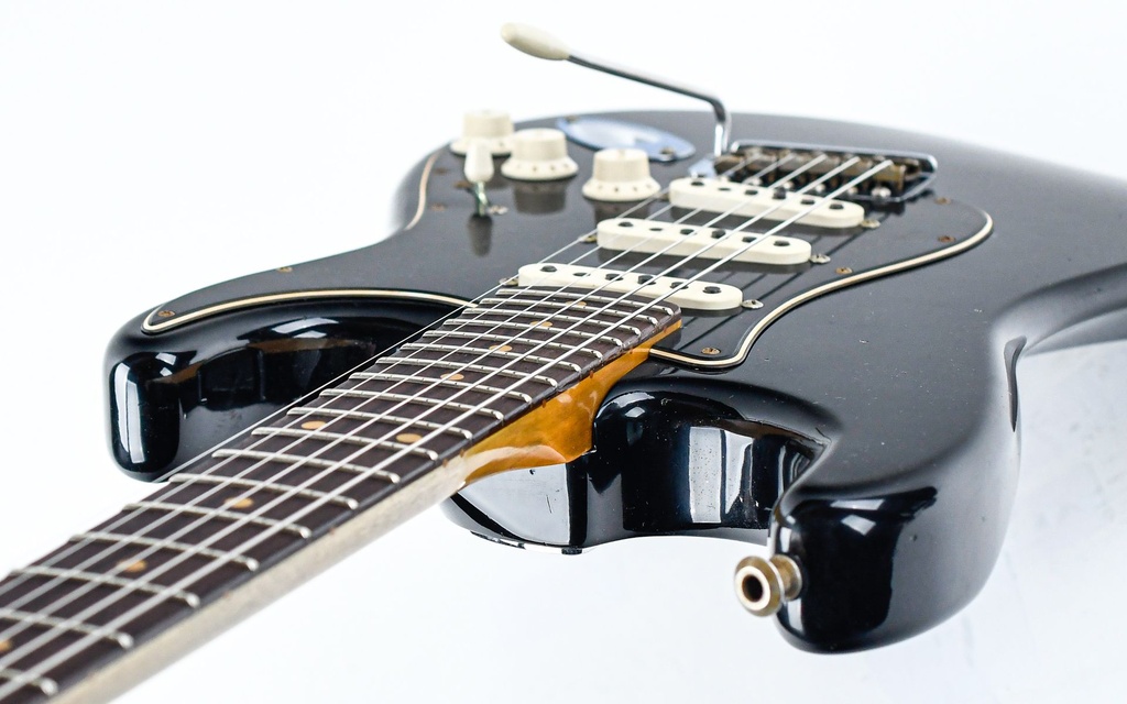 Fender Custom Shop Post Modern Stratocaster Journeyman Aged Black-9.jpg