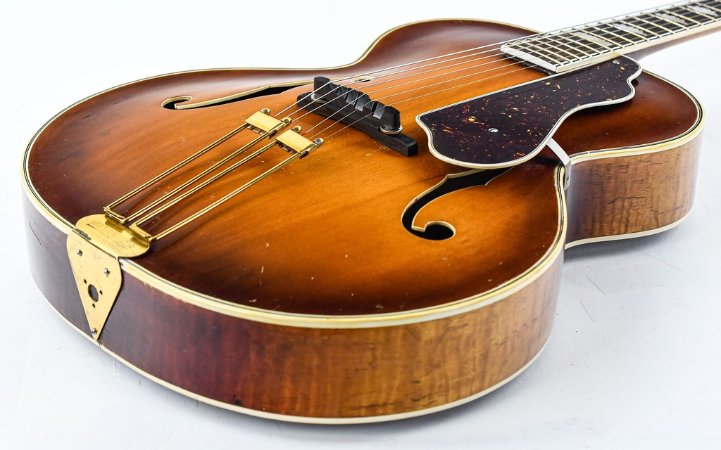 Epiphone De Luxe Archtop Sunburst 1935-13.jpg