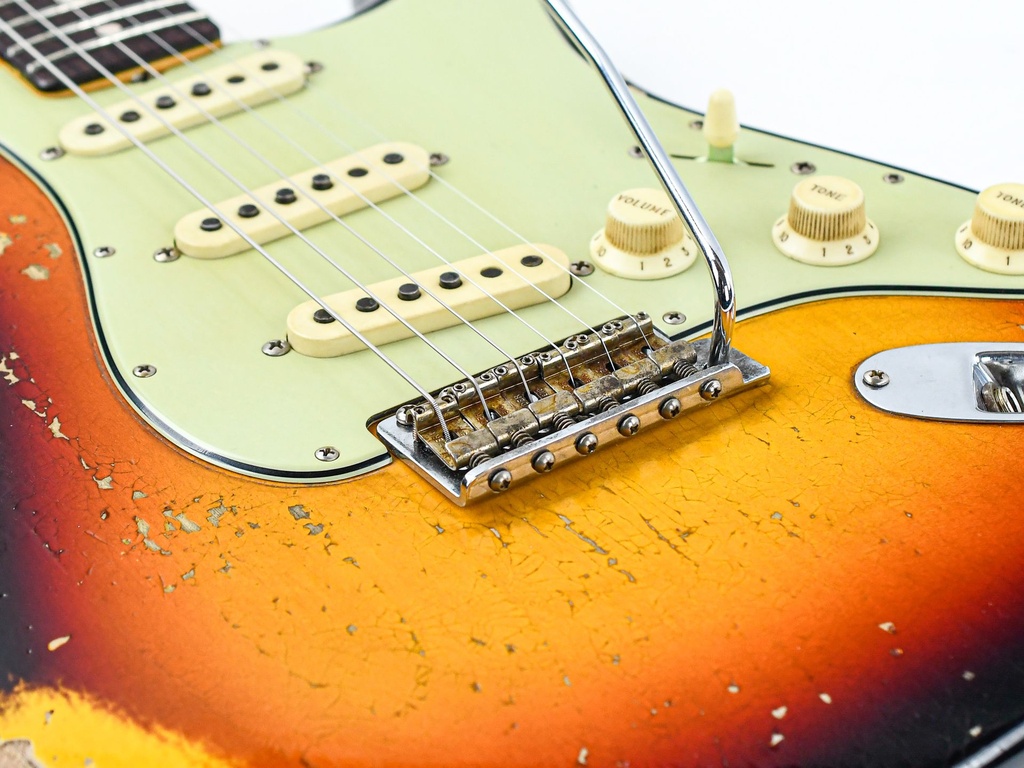 Fender Custom 63 Stratocaster Masterbuilt Andy Hicks Relic 3 Tone Sunburst-11.jpg